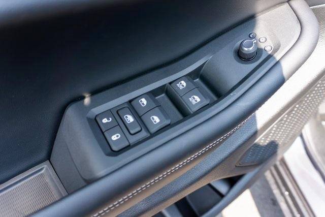 Photo of 2025 Metallic Jeep Grand Cherokee L