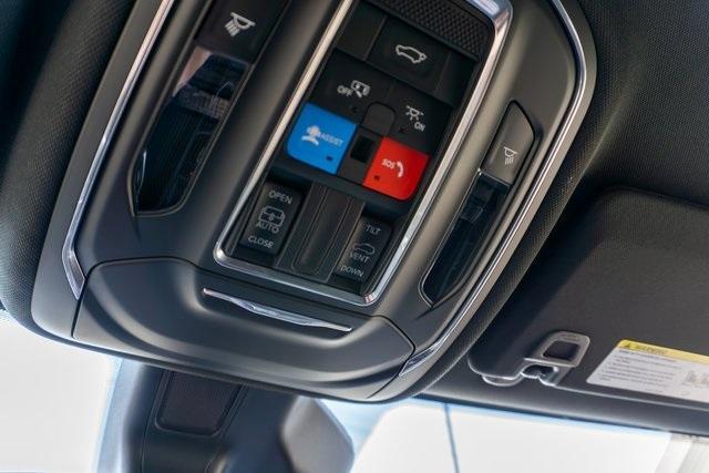 Photo of 2025 Metallic Jeep Grand Cherokee L