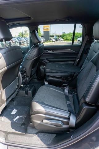 Photo of 2025 Metallic Jeep Grand Cherokee L