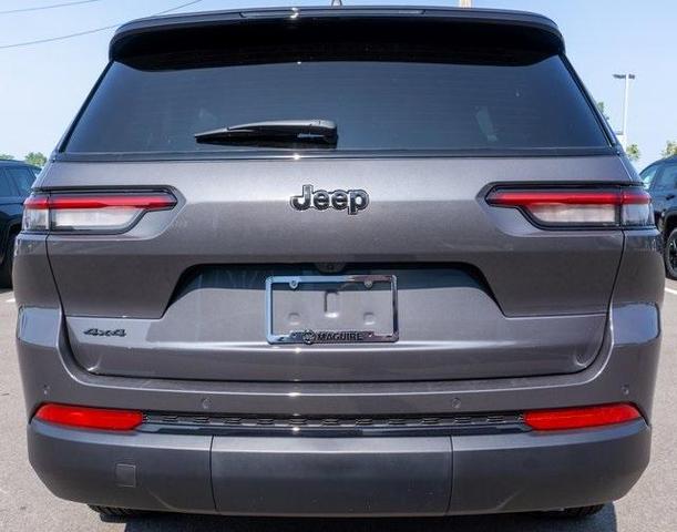 Photo of 2025 Metallic Jeep Grand Cherokee L