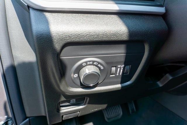 Photo of 2025 Metallic Jeep Grand Cherokee L