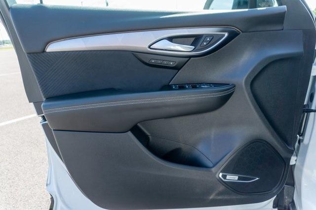 Photo of 2024 Summit White Buick Envision