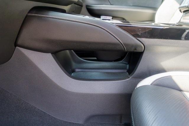 Photo of 2024 Summit White Buick Envision