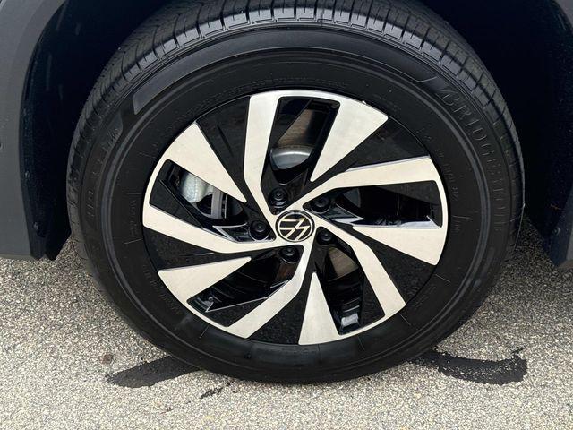Photo of 2025 Pyrite Silver Metallic Volkswagen Tiguan