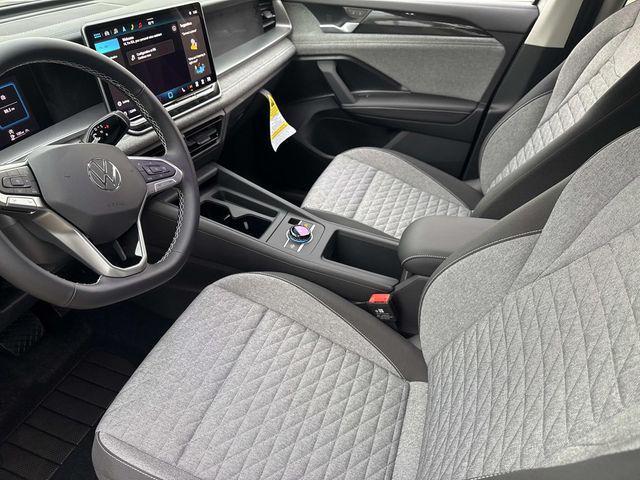 Photo of 2025 Pyrite Silver Metallic Volkswagen Tiguan