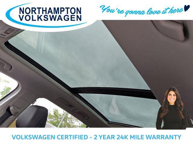 Photo of 2022 Pure White Volkswagen Tiguan