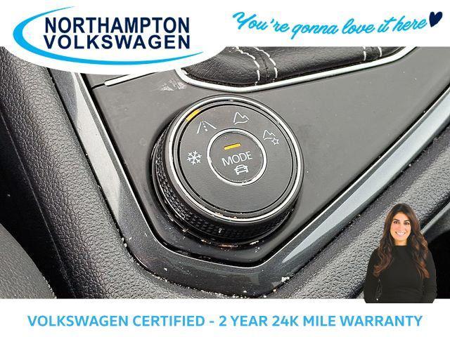 Photo of 2022 Pure White Volkswagen Tiguan