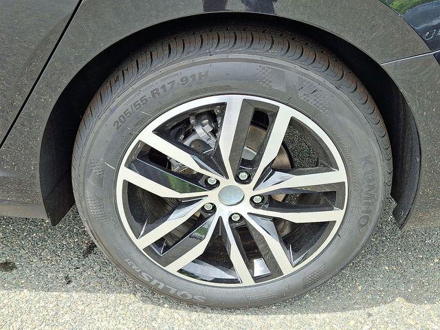 Photo of 2025 Deep Black Pearl Volkswagen Jetta