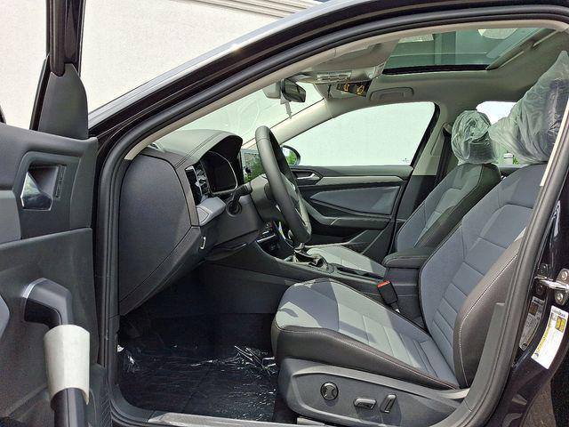 Photo of 2025 Deep Black Pearl Volkswagen Jetta