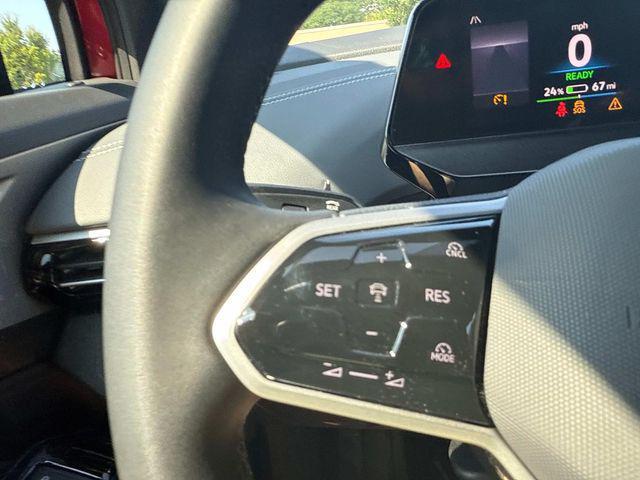 Photo of 2025 aurora red metallic Volkswagen ID.4