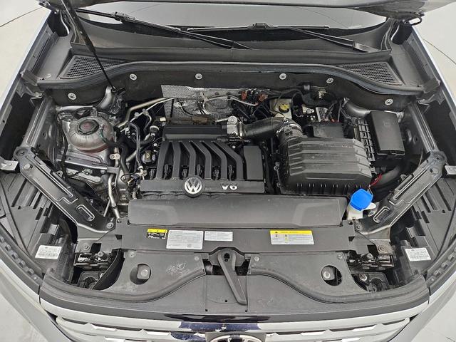 Photo of 2023 Silver Volkswagen Atlas