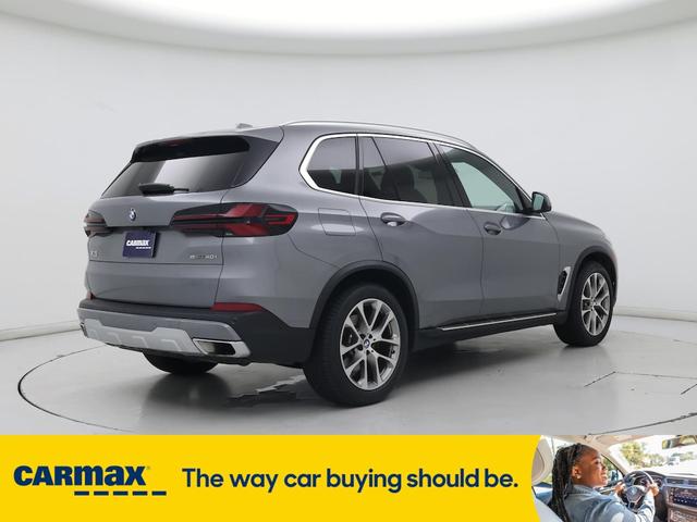 Photo of 2024 Gray BMW X5
