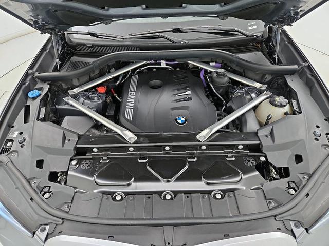 Photo of 2024 Gray BMW X5
