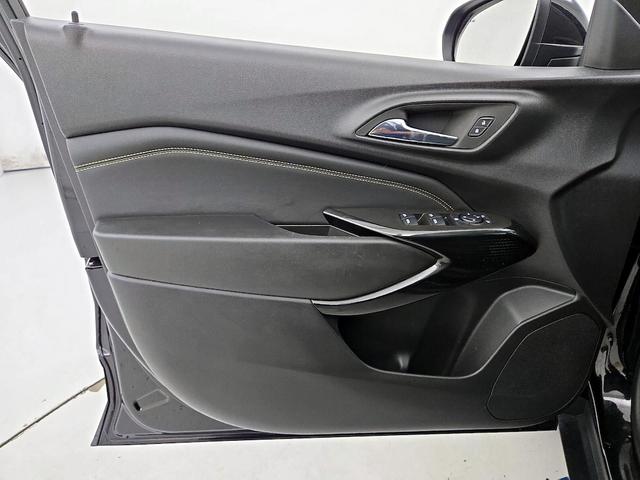 Photo of 2024 Black Chevrolet Trax