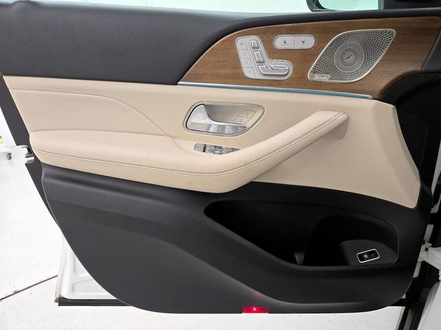 Photo of 2021 White Mercedes-Benz GLE 350