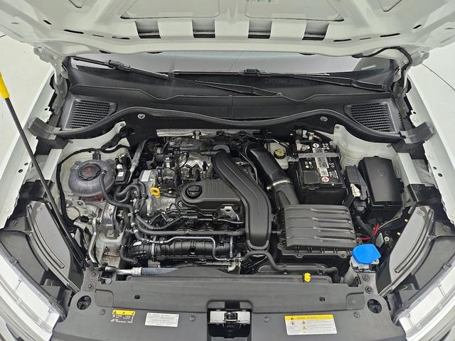 Photo of 2023 White Volkswagen Taos