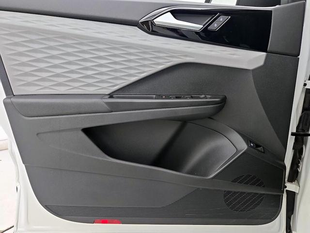 Photo of 2023 White Volkswagen Taos