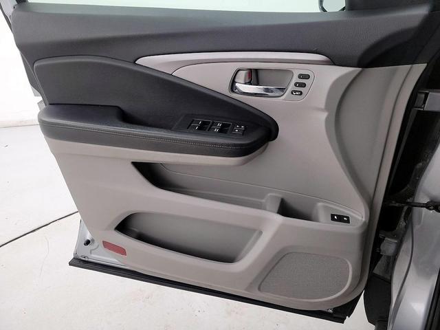 Photo of 2021 Silver Honda Pilot