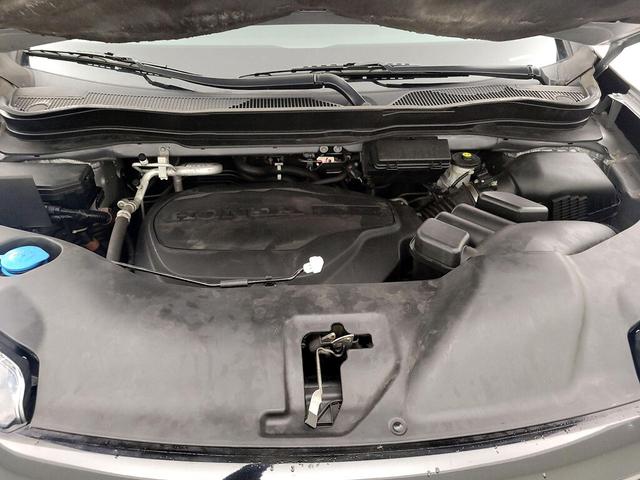 Photo of 2021 Silver Honda Pilot