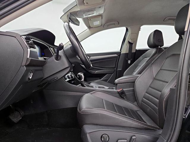Photo of 2024 Black Volkswagen Jetta