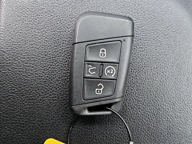 Photo of 2024 Black Volkswagen Jetta