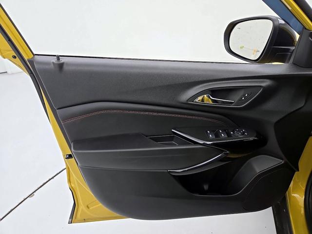 Photo of 2025 Yellow Chevrolet Trax