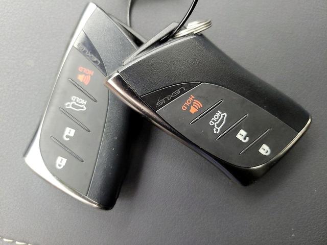 Photo of 2024 White Lexus RX 350