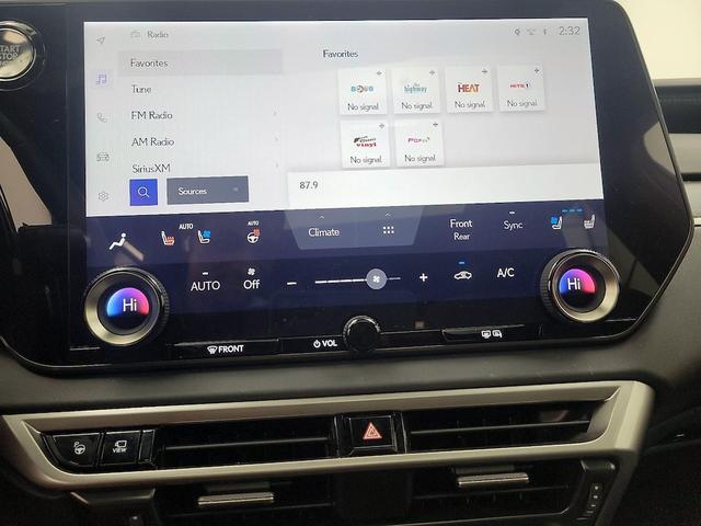 Photo of 2024 White Lexus RX 350