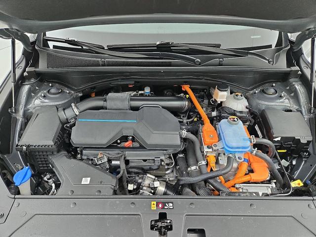 Photo of 2022 Gray Hyundai Santa Fe Plug-In Hybrid