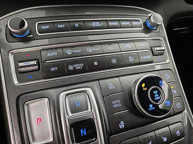 Photo of 2022 Gray Hyundai Santa Fe Plug-In Hybrid