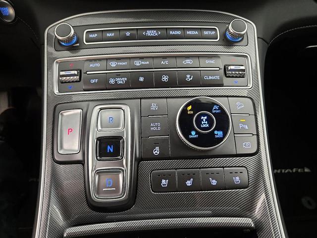 Photo of 2022 Gray Hyundai Santa Fe Plug-In Hybrid