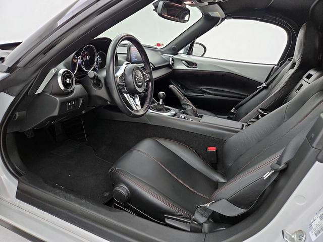 Photo of 2019 Pearl Mazda MX-5 Miata
