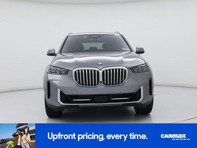 Photo of 2024 Gray BMW X5