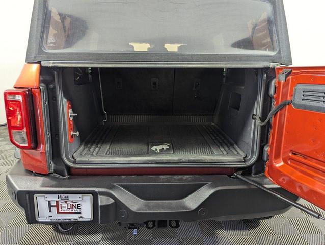 Photo of 2022 HOT PEPPER RED MET TINT CC Ford Bronco