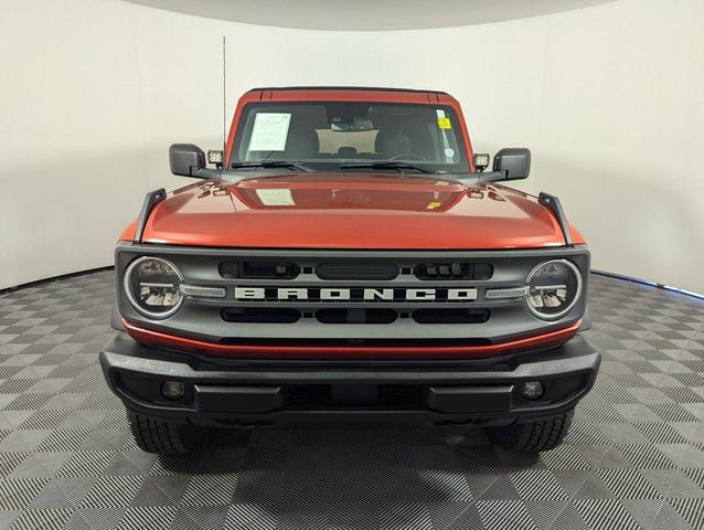 Photo of 2022 HOT PEPPER RED MET TINT CC Ford Bronco