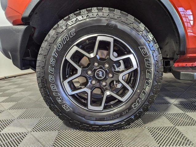 Photo of 2022 HOT PEPPER RED MET TINT CC Ford Bronco