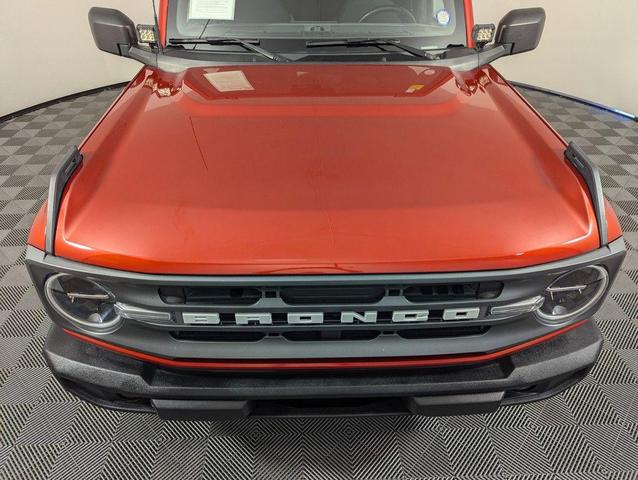 Photo of 2022 HOT PEPPER RED MET TINT CC Ford Bronco