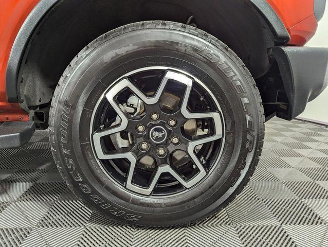 Photo of 2022 HOT PEPPER RED MET TINT CC Ford Bronco