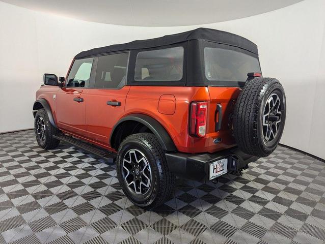 Photo of 2022 HOT PEPPER RED MET TINT CC Ford Bronco