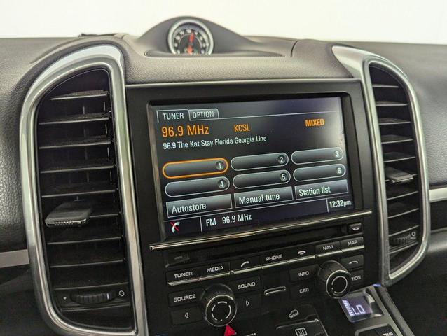 Photo of 2016 Meteor Gray Metallic Porsche Cayenne