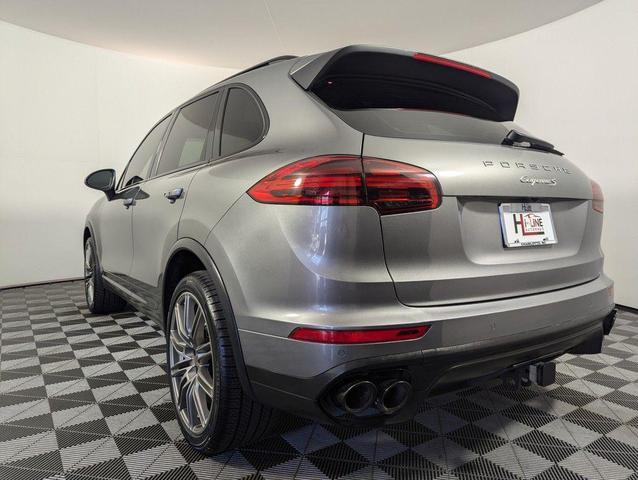 Photo of 2016 Meteor Gray Metallic Porsche Cayenne