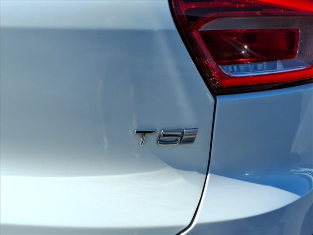 Photo of 2019 Crystal White Metallic Volvo XC40