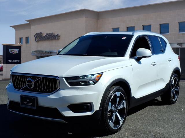 Photo of 2019 Crystal White Metallic Volvo XC40