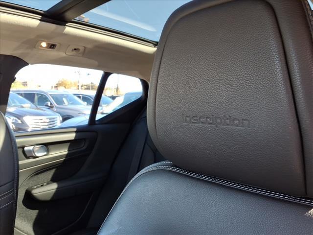 Photo of 2019 Crystal White Metallic Volvo XC40