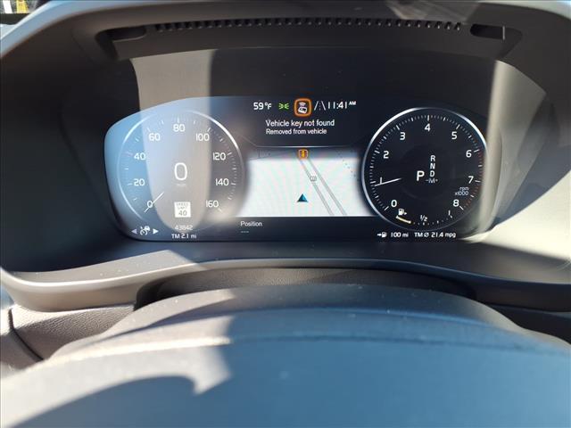 Photo of 2019 Crystal White Metallic Volvo XC40