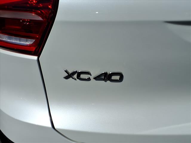 Photo of 2019 Crystal White Metallic Volvo XC40