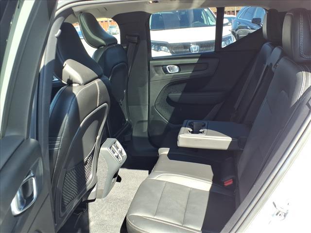 Photo of 2019 Crystal White Metallic Volvo XC40