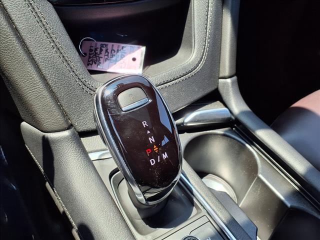 Photo of 2022 Crystal White Tricoat Cadillac XT6