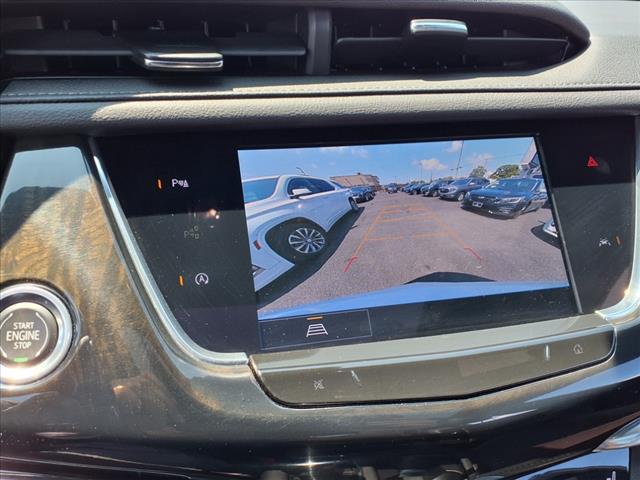 Photo of 2022 Crystal White Tricoat Cadillac XT6
