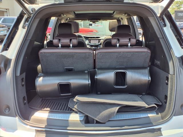 Photo of 2022 Crystal White Tricoat Cadillac XT6